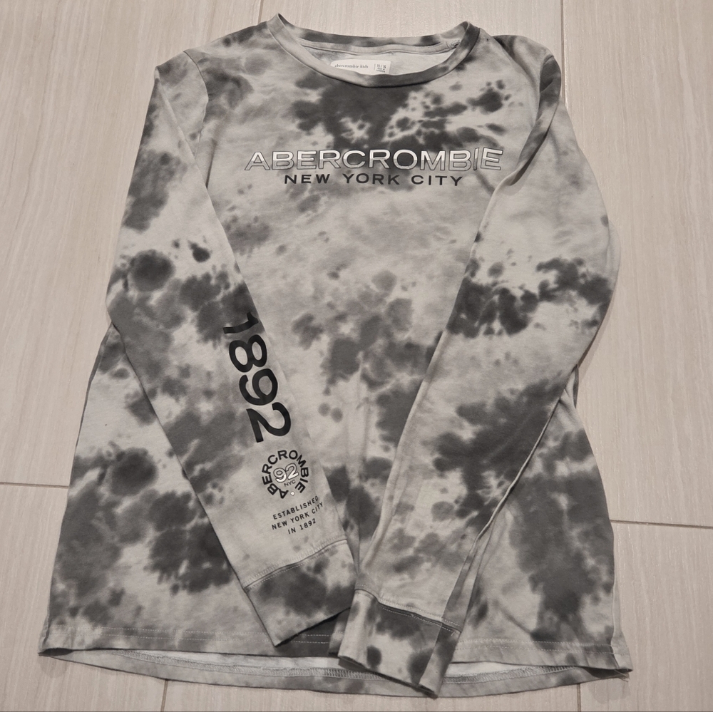 Abercrombie Kids Gray Tie-Dye Tee